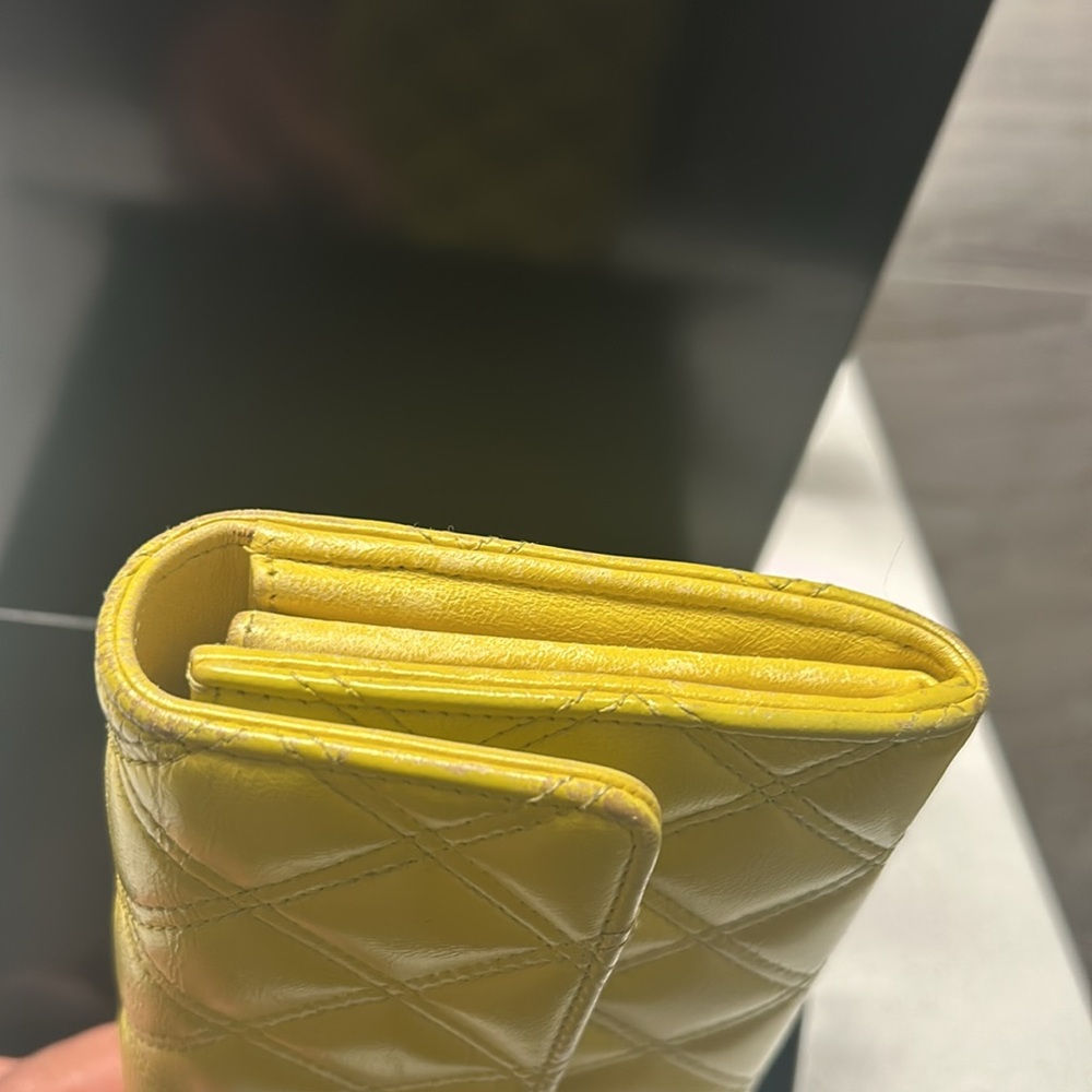 Chanel Matelasse Long Yellow wallet - Picture 9 of 10